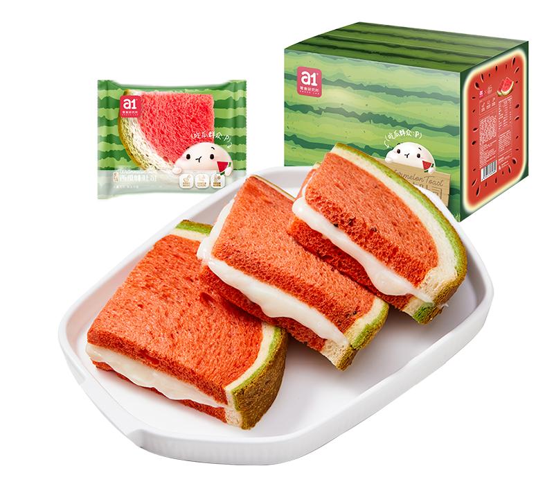 The watermelon toast bread that bursts in one bite is delicious and fun, don't miss it when you