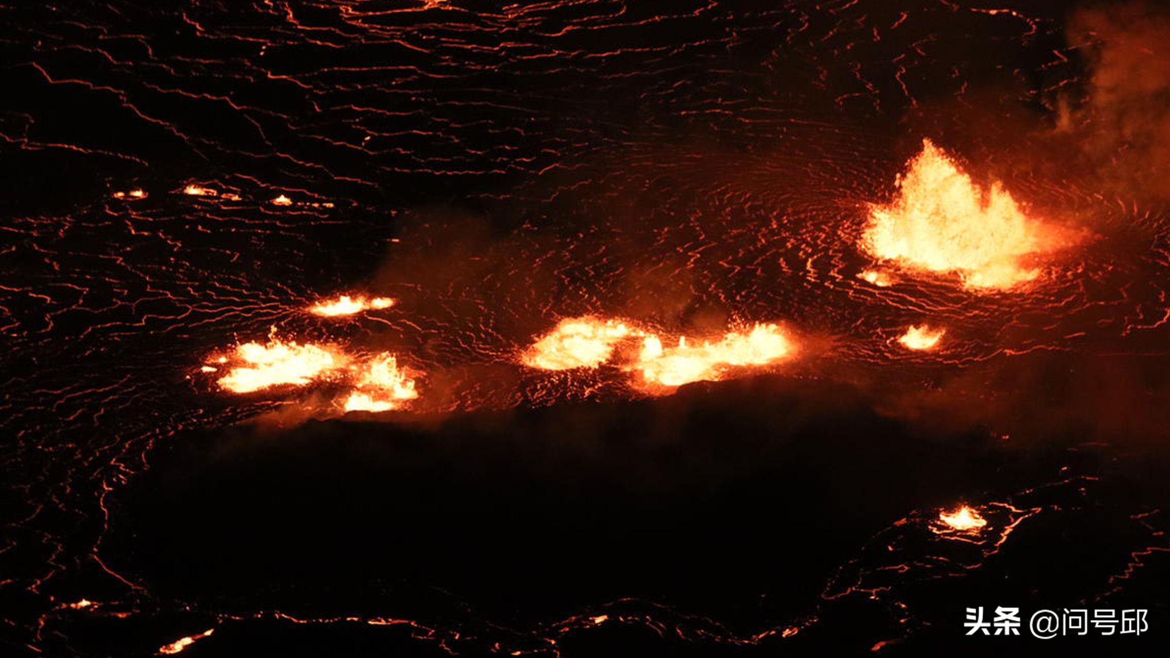 The lava from Kilauea volcano ejected "volcanic hair" into the sky of