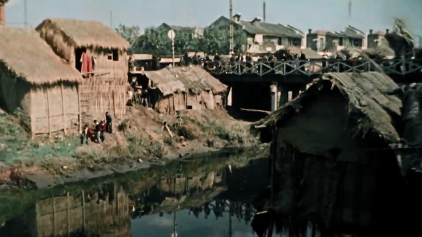 In the old Shanghai during the Republic of China, people living in ...