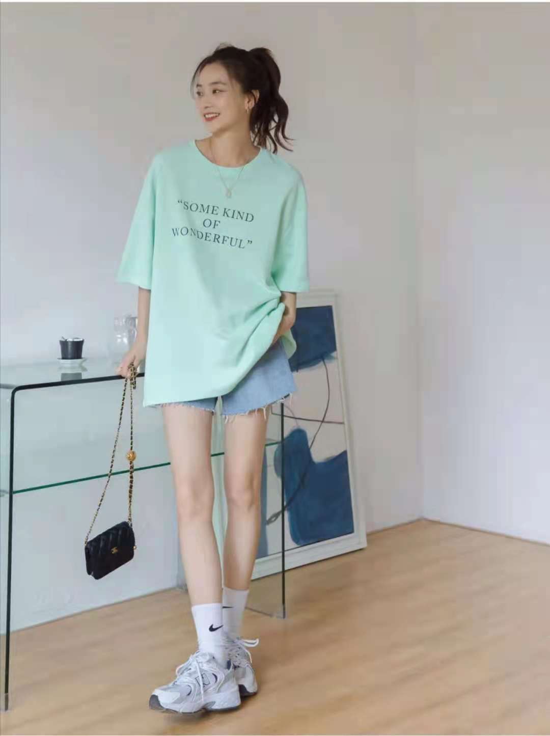 What color pants look good with a mint green top iMedia