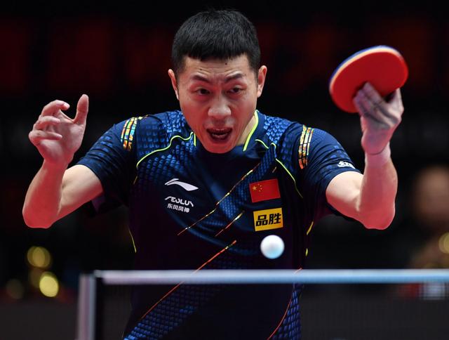 Liu Guoliang guided Xu Xin to watch!Chen Qi put his hands in front of ...