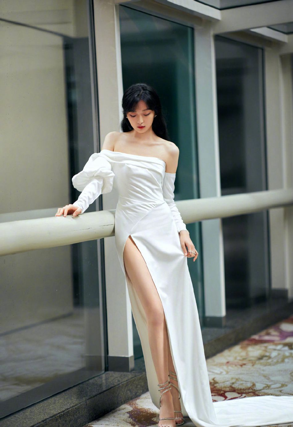 Beautiful Actress Sun Qian Sexy Tube Top White Dress Photo Sharing Each One Is A Blockbuster 7979