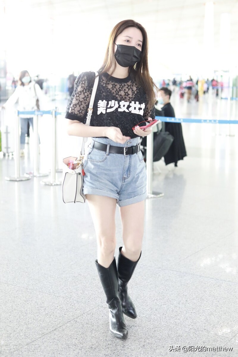 Street shot: Jinsha beautiful girl see-through top + denim shorts ...