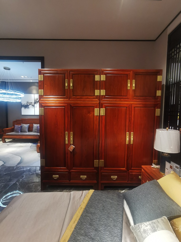 More and more people pay attention to the mahogany culture, so why is mahogany furniture more