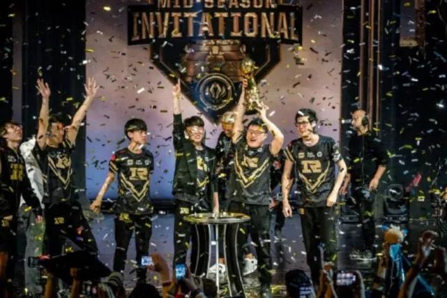 EDG3: 2 headwind, won the League of Legends S11 finals championship ...