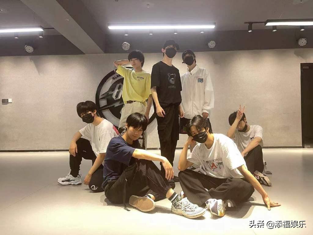 时代少年团的团综没了 只剩丁程鑫张真源录制 马嘉祺疑停工复读 资讯咖