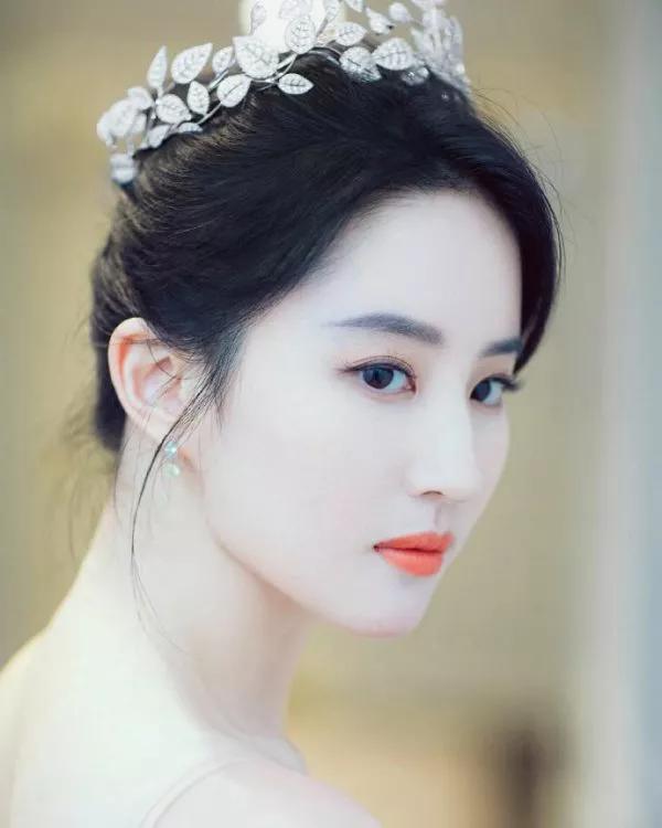 Liu Yifei's immortal face is stunning, like a goddess descending to the ...