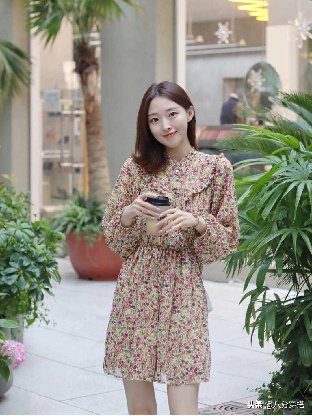 How to wear a floral skirt with a sense of luxury in autumn?These