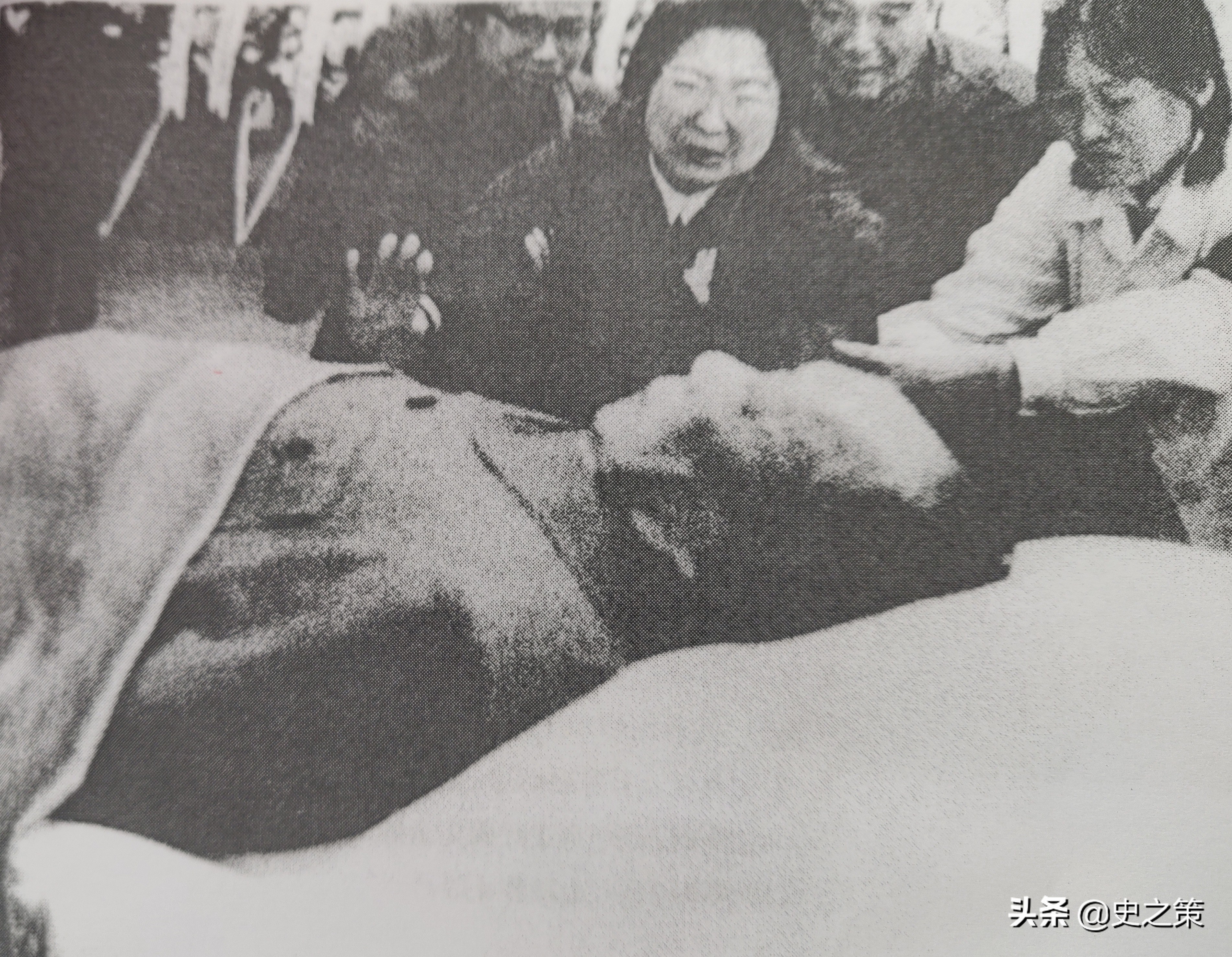 毛泽东的遗体如何保存 被秘密转移三次 专家说还能存个一二百年 资讯咖