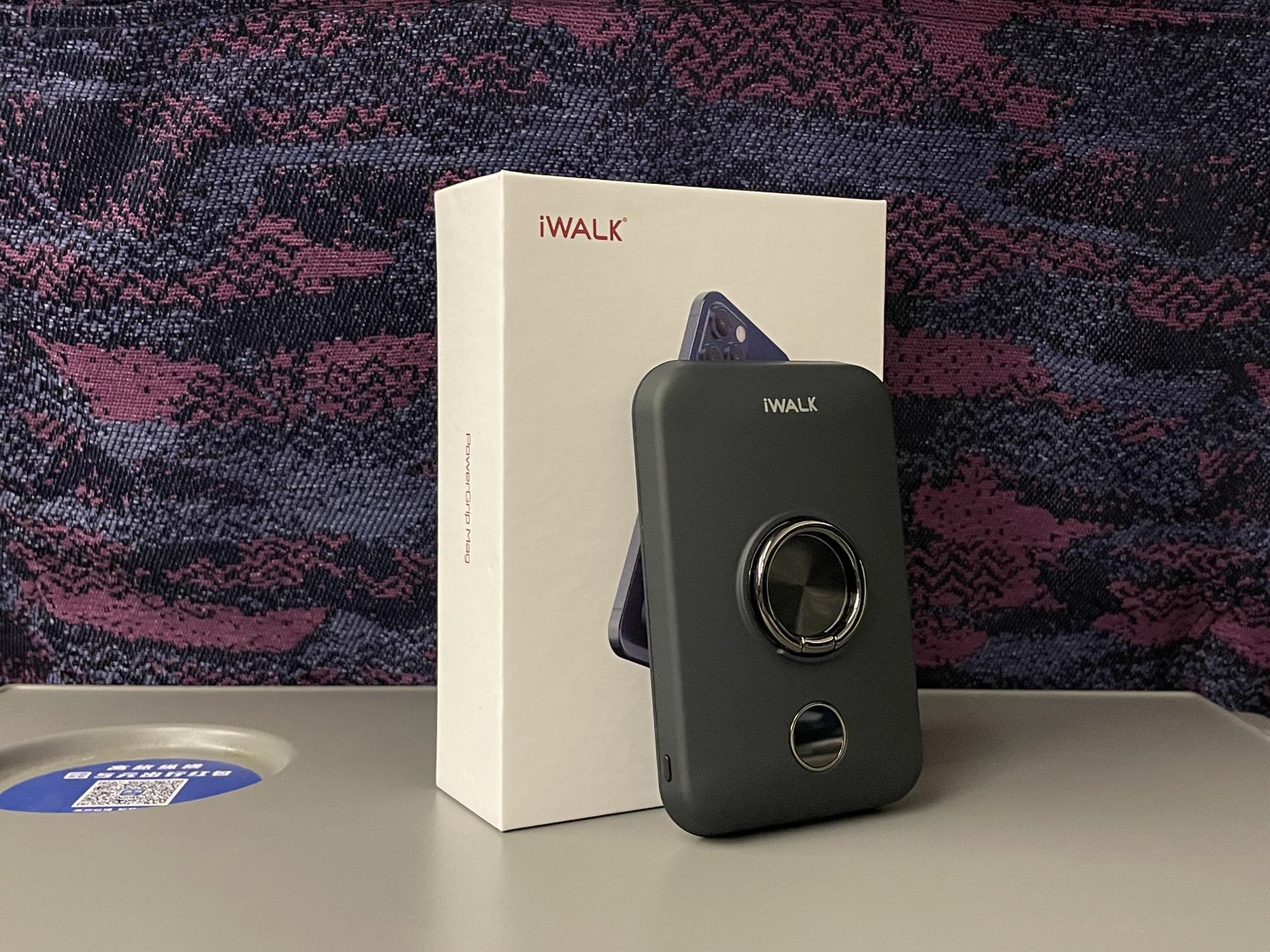 The fun of magnetic wireless charging iWALK Click power bank experience ...