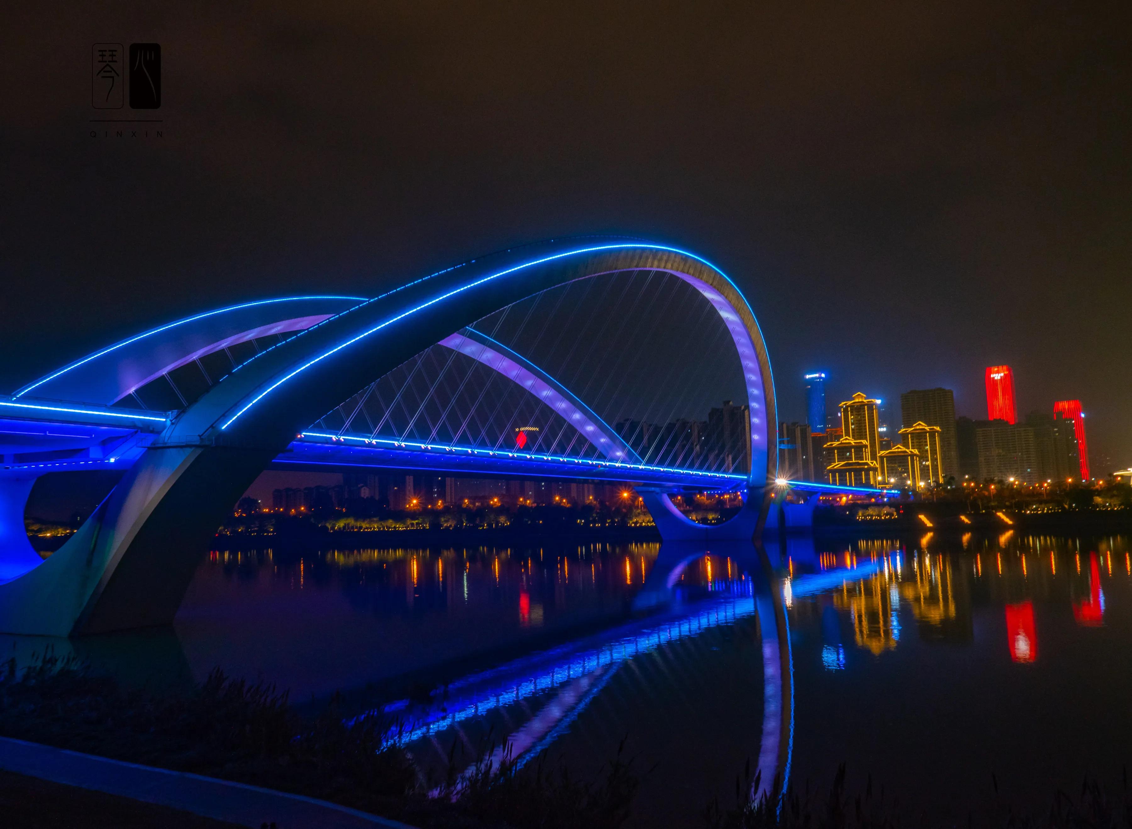 Night shot of Nanning Bridge - iMedia