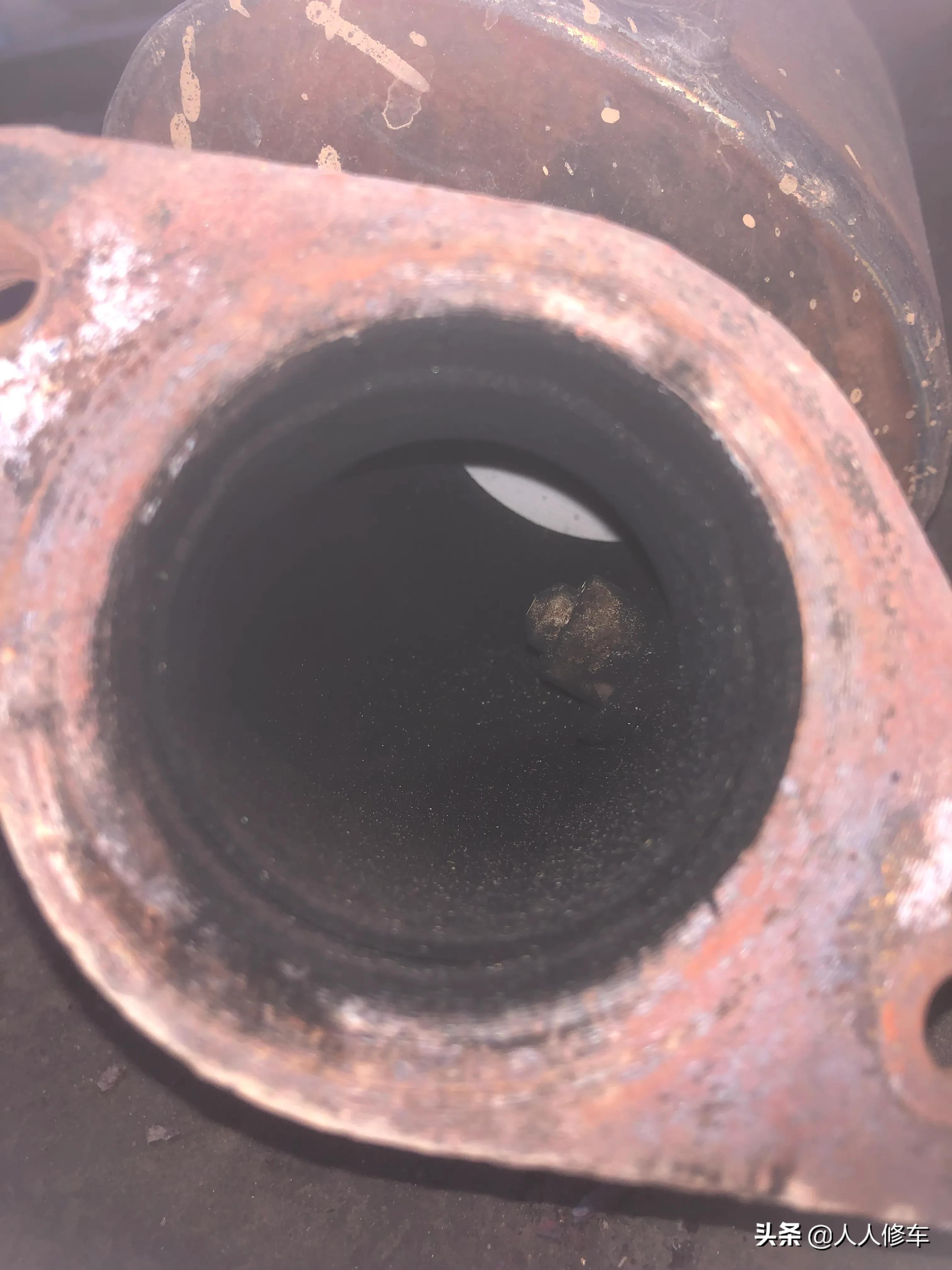 Does the failure of the car's threeway catalytic converter affect the