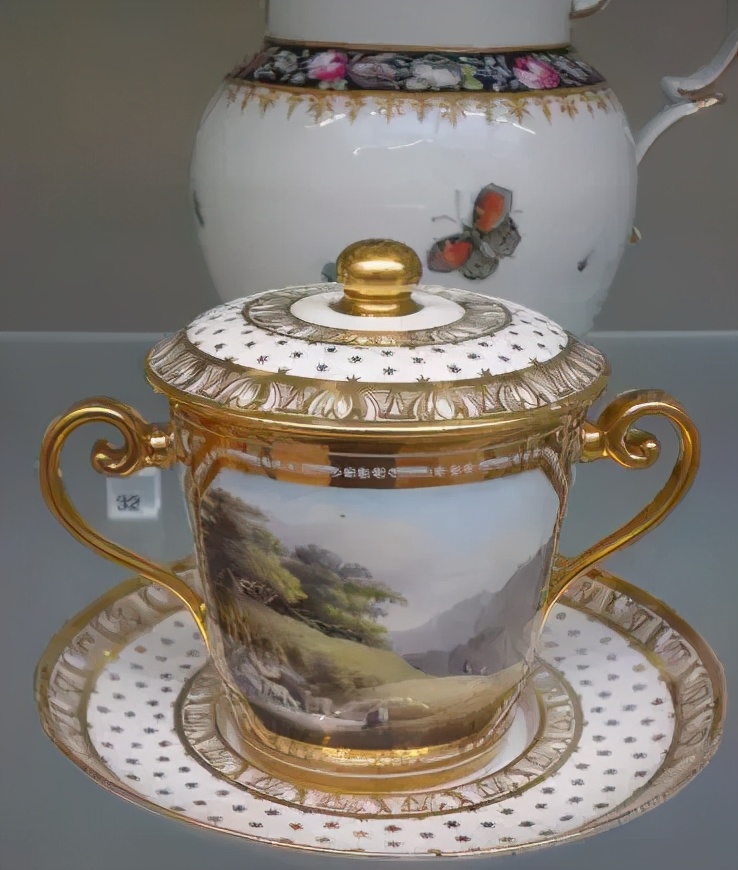 What is the difference between bone china and ceramics? iMedia