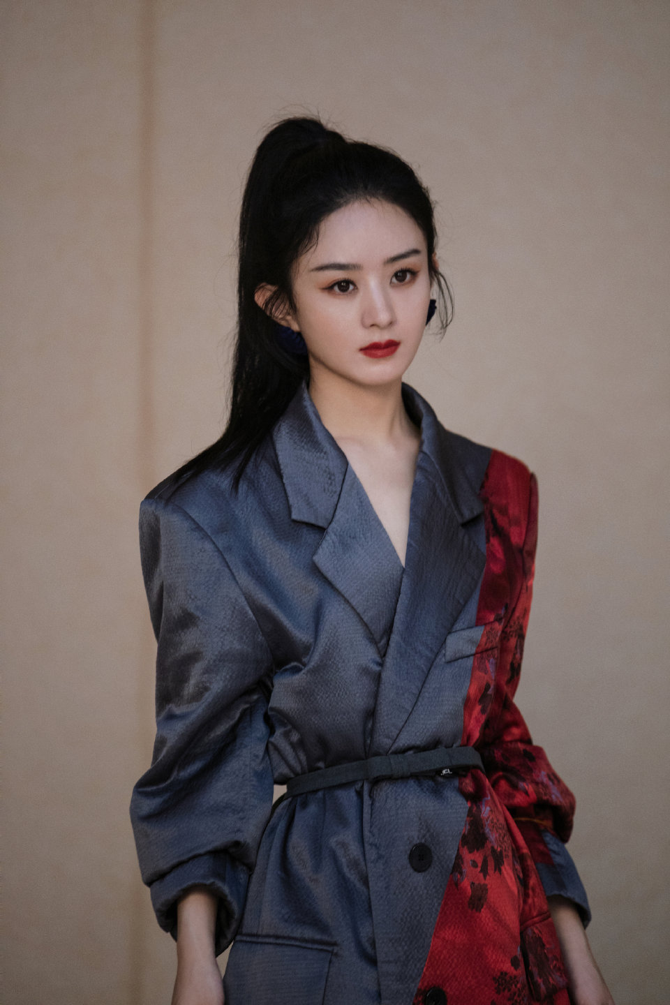 Zhao Liying Nylon Magazine, the high ponytail is full of coldness and ...