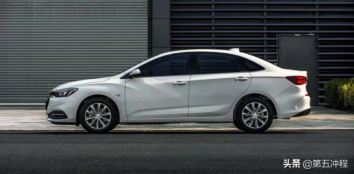 The new Chevrolet Cruze added an automatic sunroof to the market iMedia