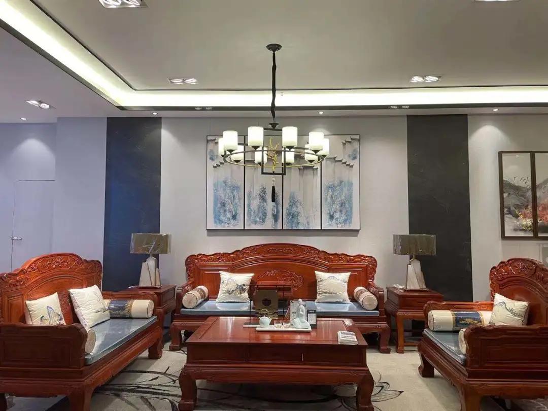 More and more people pay attention to the mahogany culture, so why is mahogany furniture more