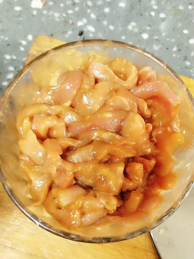 Shredded Pork and Bean Curd Roll with Beijing Sauce iMedia