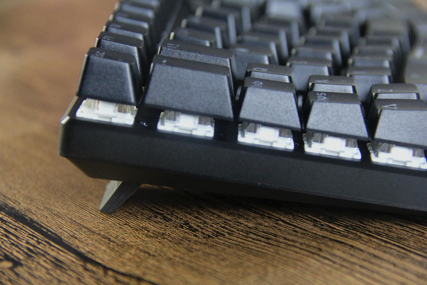 Prevent carpal tunnel syndrome, this ergonomic mechanical keyboard with
