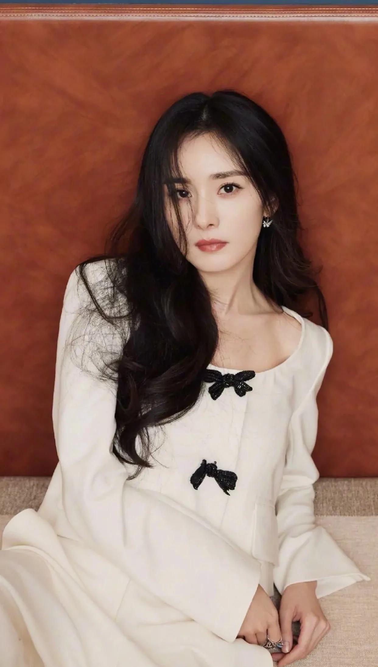 Yang Mi, born in Beijing on September 12, 1986, is a house goddess - iMedia