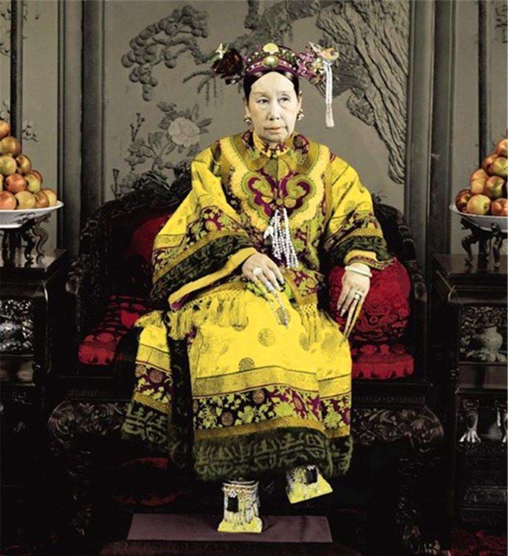 Longyu was the last empress dowager in history and lost the Qing ...