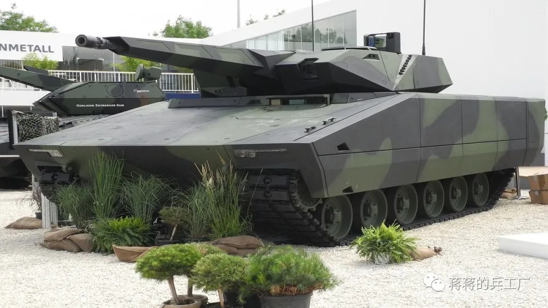 Rheinmetall launches Lynx 120 fire support vehicle with 120mm tank gun ...