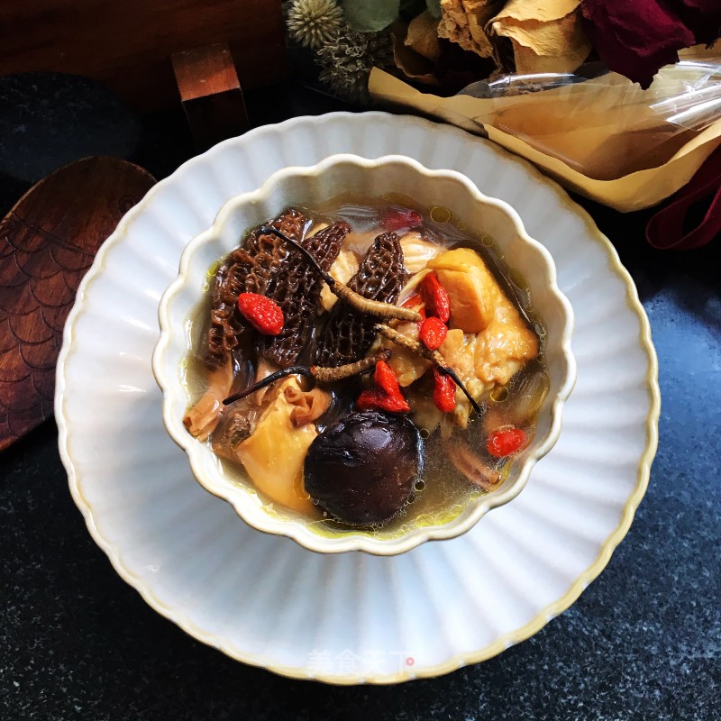 Slow Cooker Chicken Soup with Cordyceps and Morel Mushrooms, Healthy