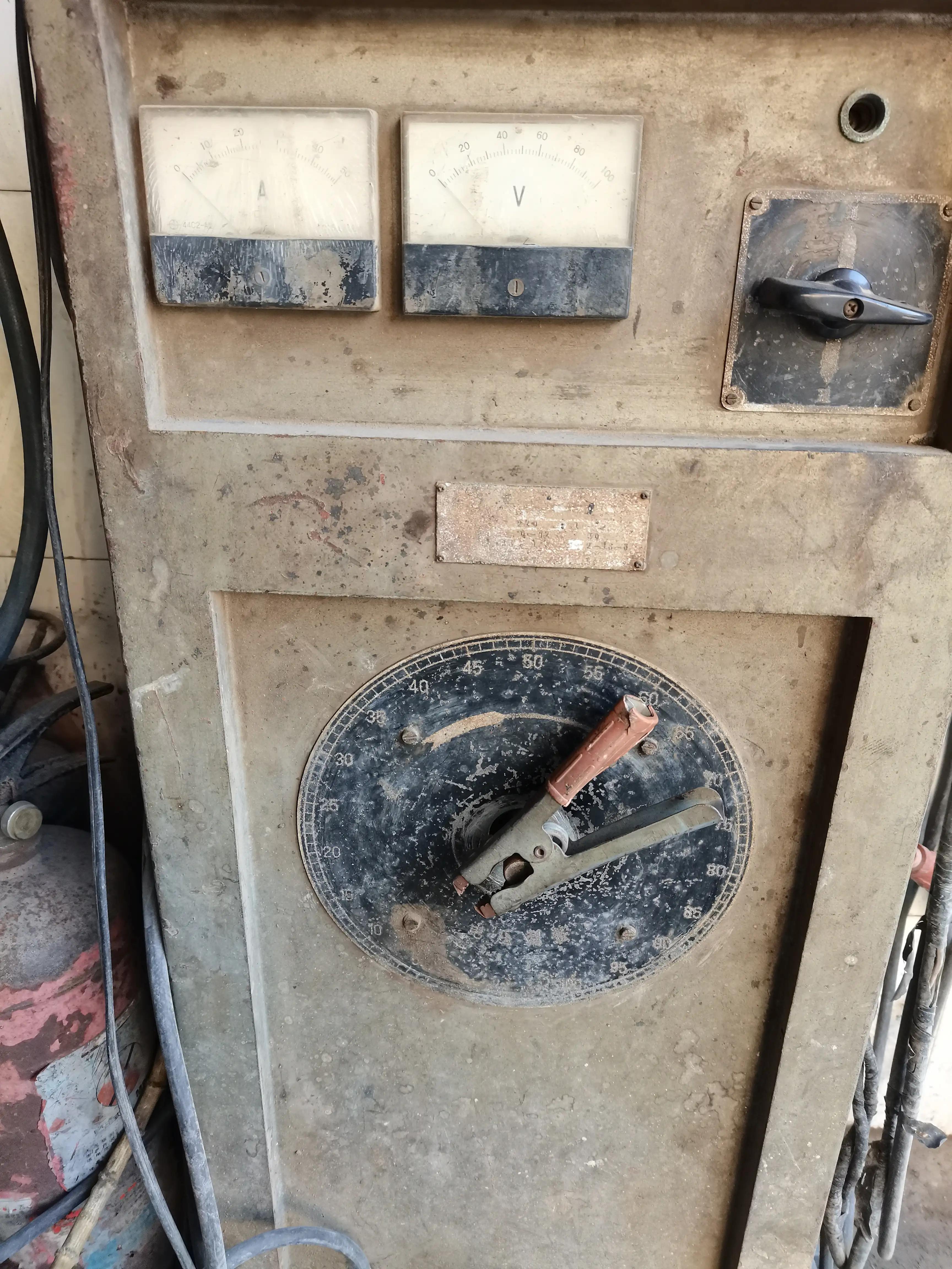 Does the car battery run out of power and start while charging? iMedia