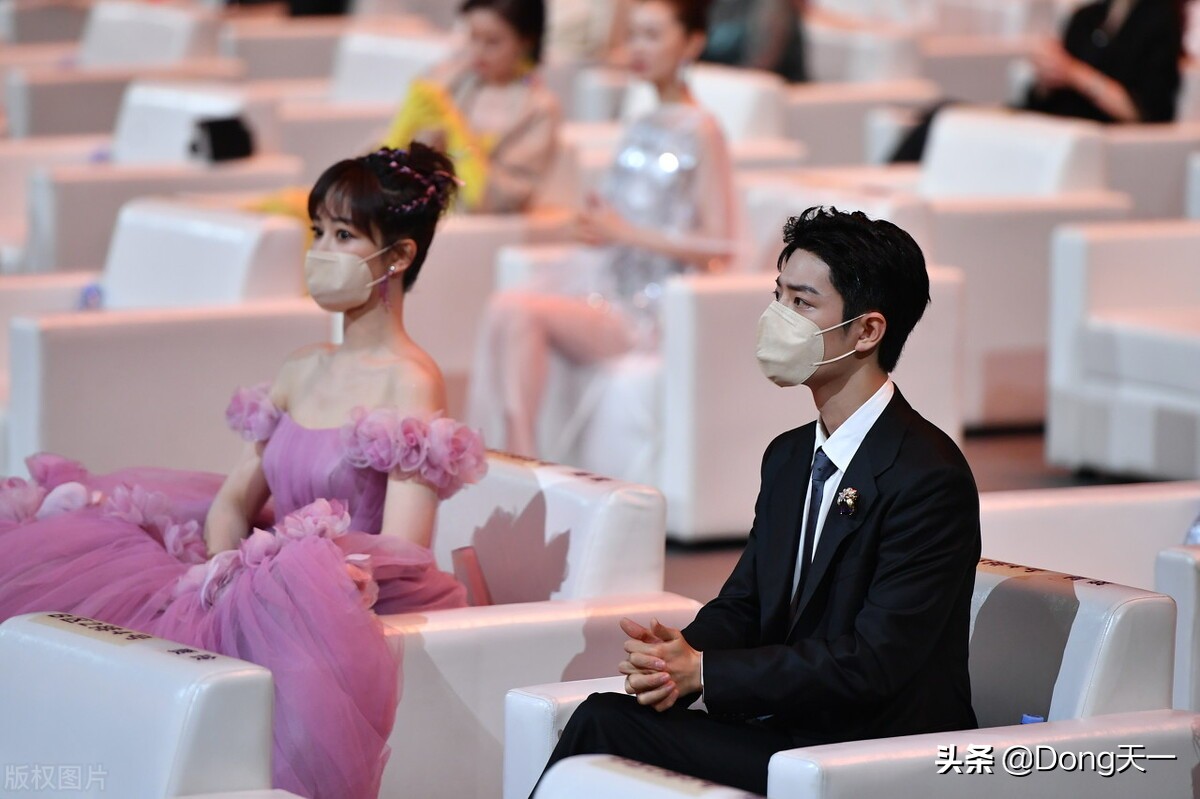 The sweet photo of Xiao Zhan and his first love girlfriend is exposed