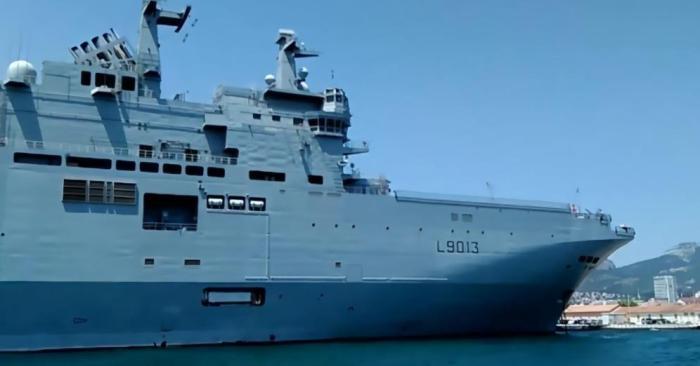 Russia spends 1.4 billion US dollars to build two 23900-type amphibious ...