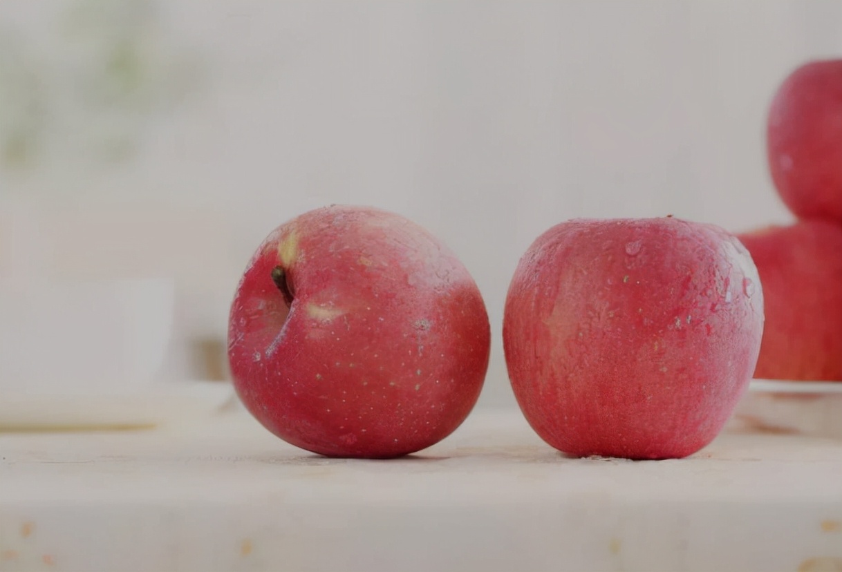 "Eat an apple on an empty stomach" every morning, after a period of