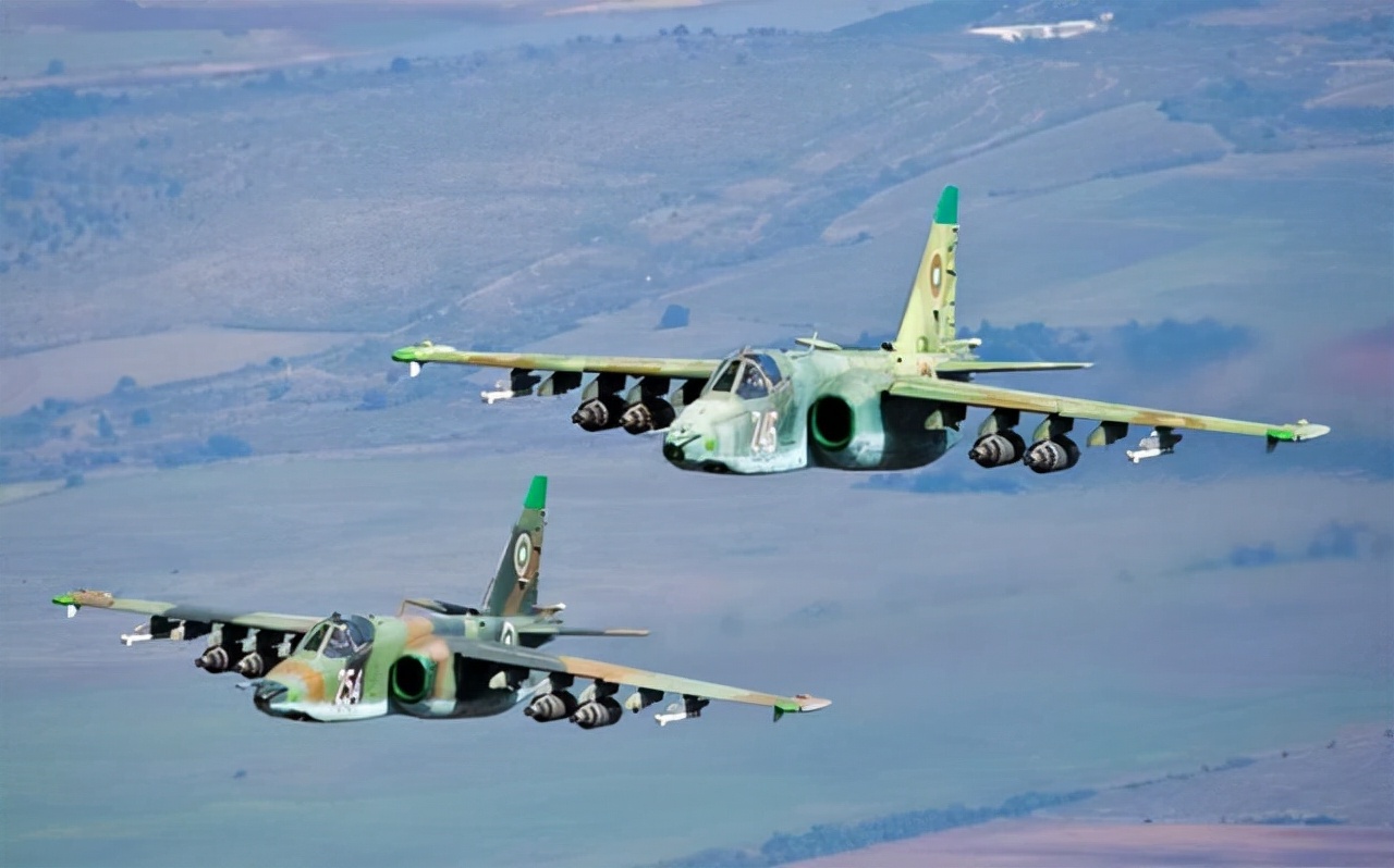 Su25 attack aircraft Titanium alloywrapped pilots are professionally