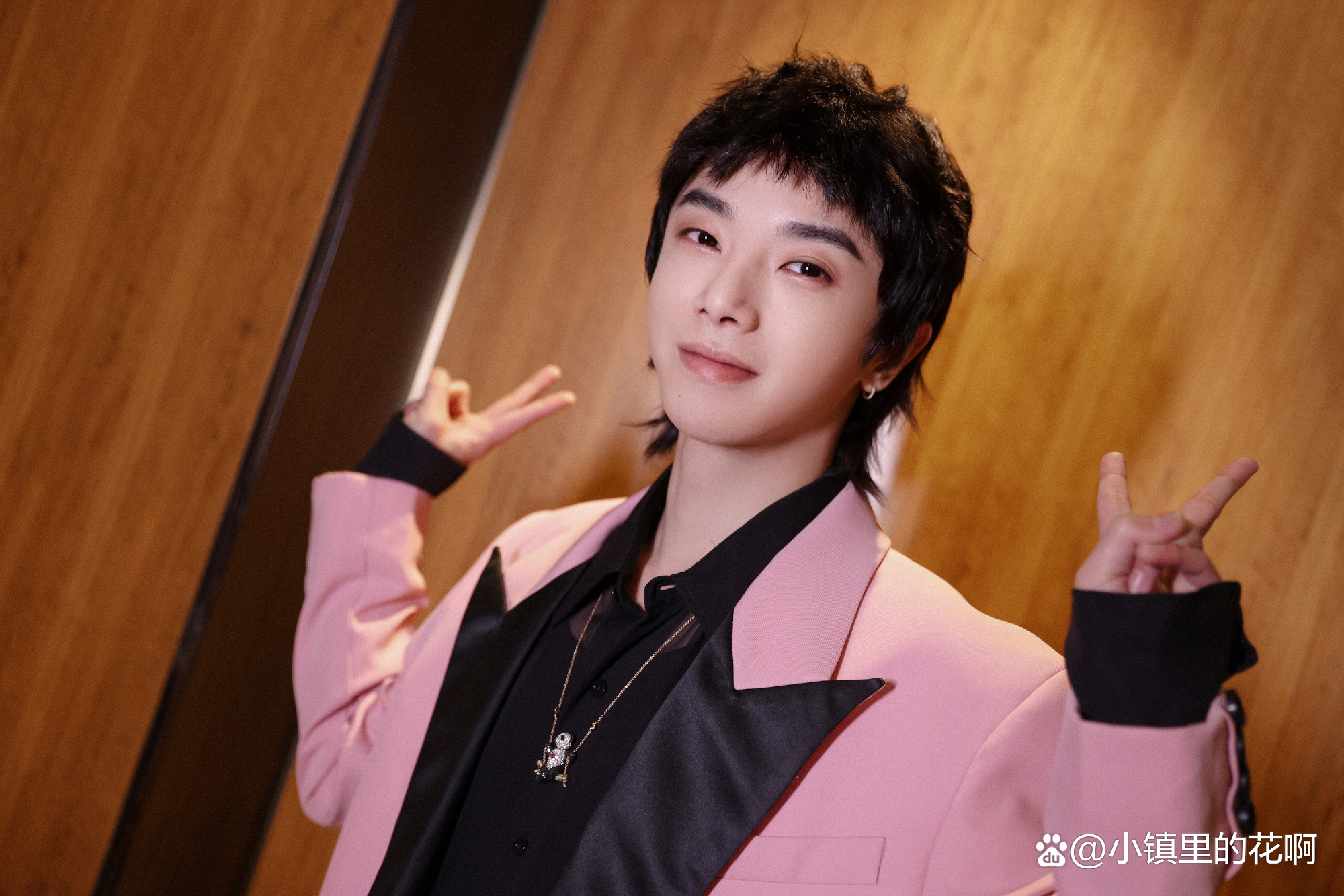 Can the same person be so different?Hua Chenyu's rehearsal video leaked,  the contrast between the back and short hair is cute - iMedia