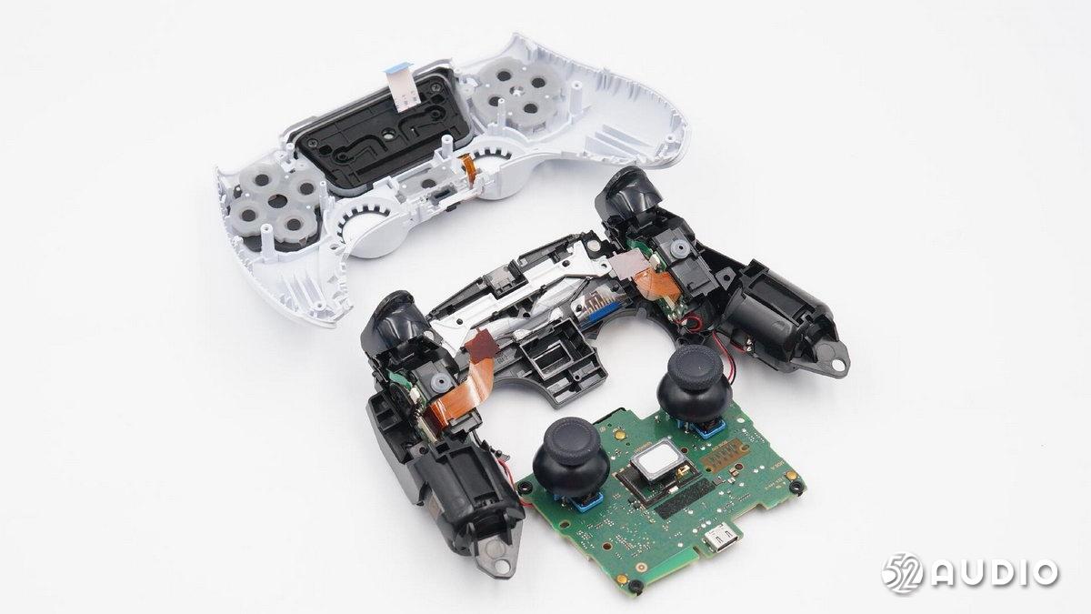 Disassemble the Sony PS5 DualSense gamepad, explore the adaptive