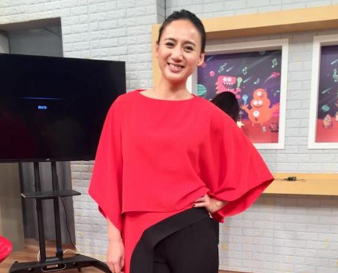 41岁女星结婚8年宣布怀孕 不惧高龄生娃危险 怀孕后仍坚持唱跳 资讯咖 41岁女星结婚8年宣布怀孕 不惧高龄生娃危险 怀孕后仍坚持唱跳 资讯咖