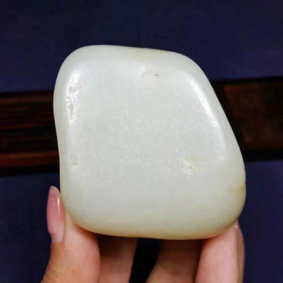 Why can suet white jade sit firmly in the position of the king of