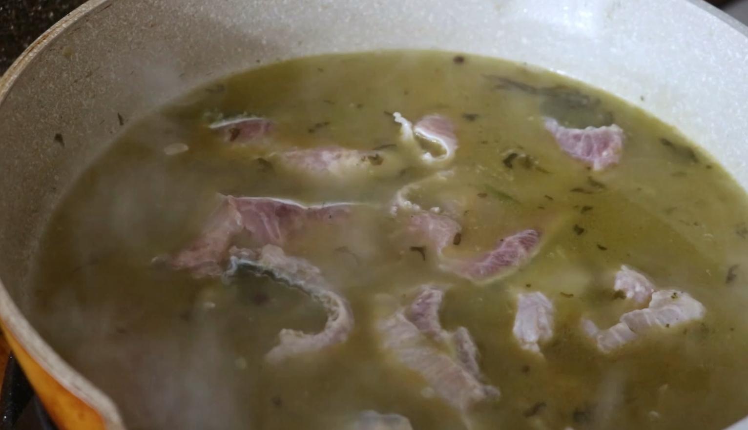 The homemade method of pickled cabbage fish in winter, the fish is