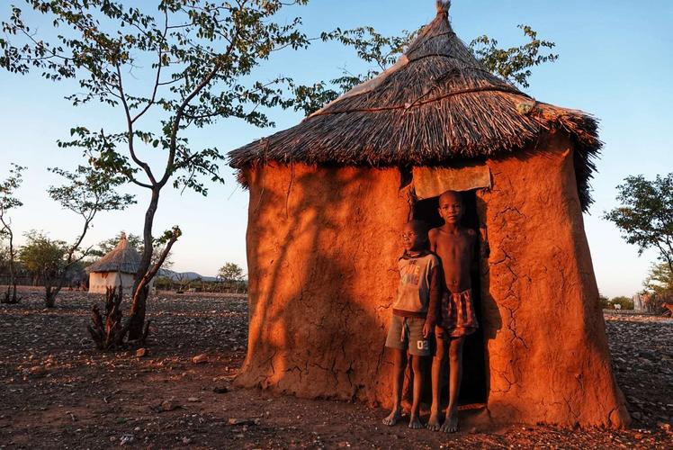 Africa's "hidden" tribes don't wear clothes for "coolness", most men