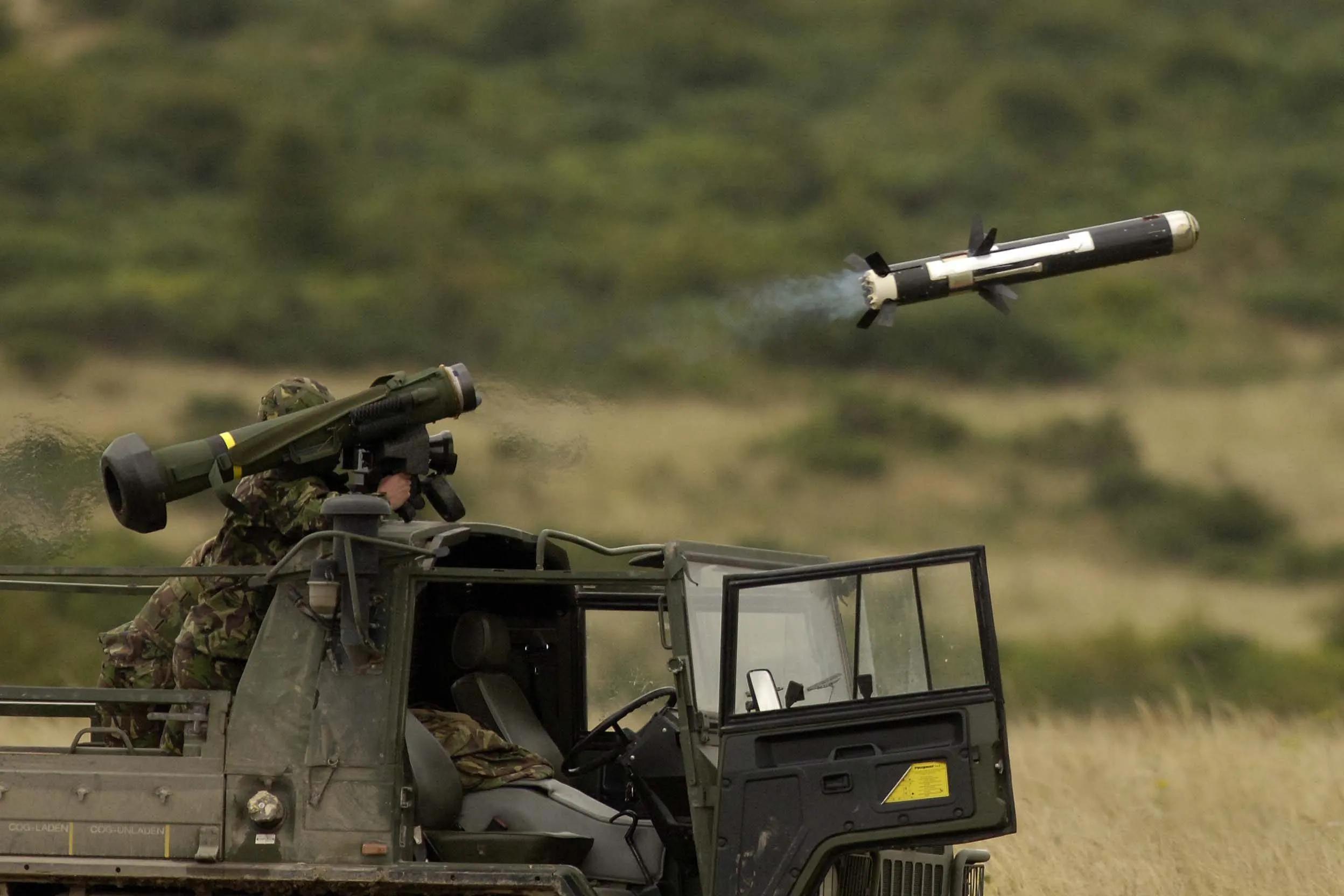 "Javelin" antitank missile launch moment atlas (100 pictures) iNEWS