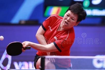 The former world champion in table tennis overtook the women's singles semifinal 3-4, and was bombarded by his opponent 11-1 in the second game.